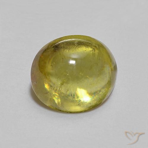 Sphène Vert jaunâtre naturelle ovale, 1.47 ct, Transparent