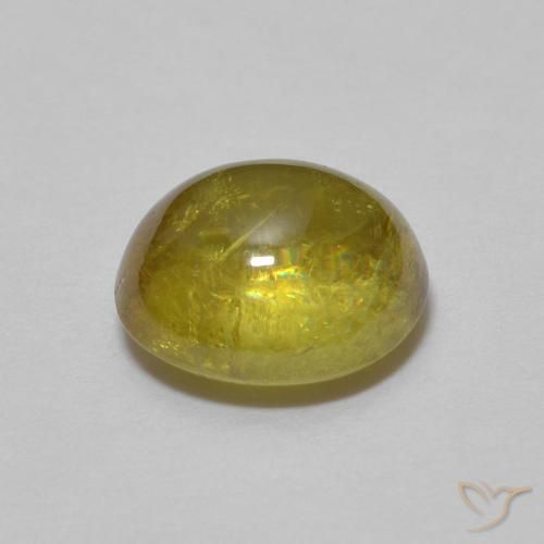 Sphène Vert jaunâtre naturelle ovale, 1.47 ct, Transparent