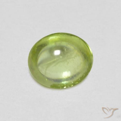 Sphène Vert vif et léger naturelle ovale, 0.78 ct, Transparent