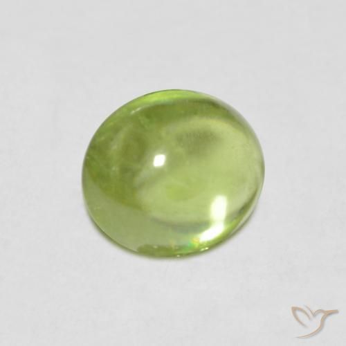 Sphène Vert vif et léger naturelle ovale, 0.89 ct, Transparent