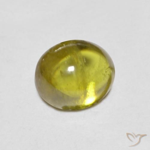 Sphène Vert chaud naturelle ovale, 0.93 ct, Transparent