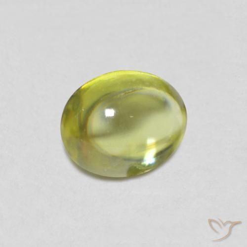 Sphène Vert forêt chaud naturelle ovale, 0.75 ct, Transparent