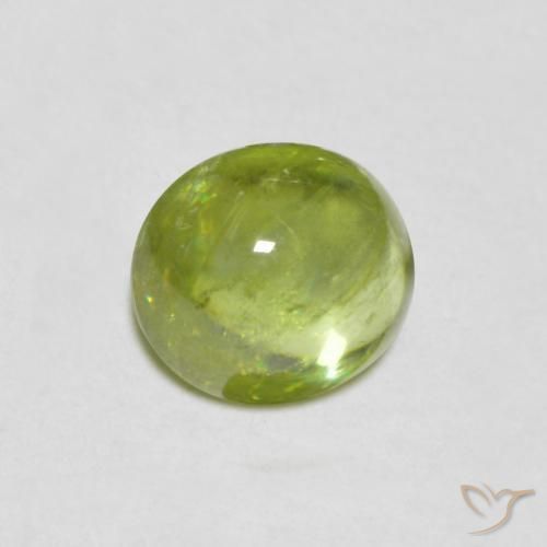 Sphène Vert vif et léger naturelle ovale, 1.07 ct, Transparent