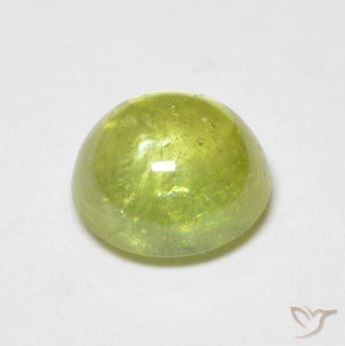 Sphène Jaune clair naturelle ovale, 1.56 ct, Transparent