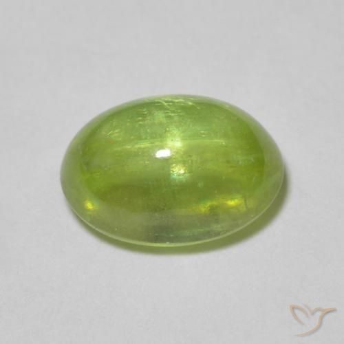 Sphène Vert clair naturelle ovale, 1.47 ct, Transparent