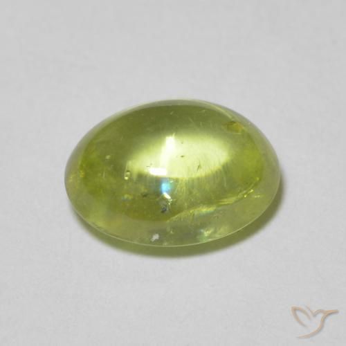 Sphène Olive verte naturelle ovale, 1.25 ct, Transparent