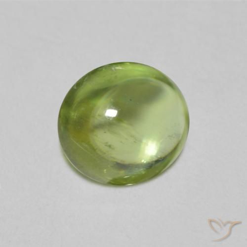 Sphène Vert vif et léger naturelle ovale, 0.90 ct, Transparent