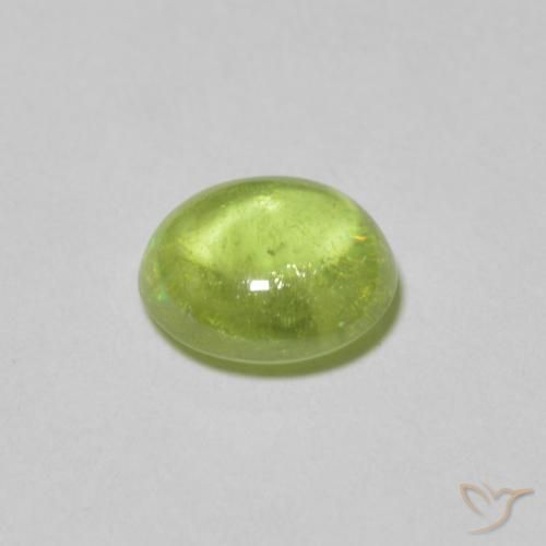 Sphène Vert vif et léger naturelle ovale, 1.08 ct, Transparent