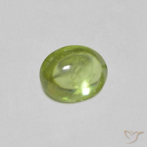 Sphène Vert moyen naturelle ovale, 0.87 ct, Transparent