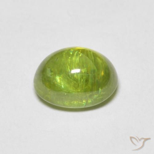 Sphène Vert clair naturelle ovale, 1.55 ct, Transparent