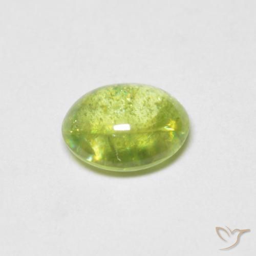 Sphène Vert clair naturelle ovale, 0.70 ct, Transparent