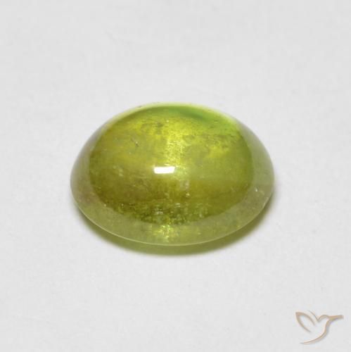 Sphène Vert chaud et terreux naturelle ovale, 1.37 ct, Transparent