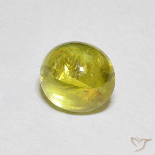 Sphène Pineapple yellow naturelle ovale, 2.25 ct, Transparent