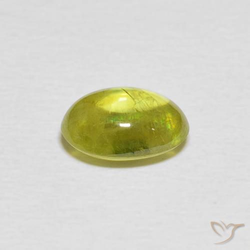 Sphène Jaune moyen naturelle ovale, 1.79 ct, Transparent