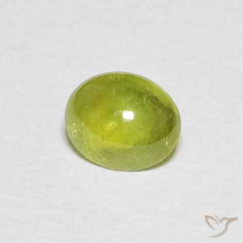 Sphène Vert jaunâtre naturelle ovale, 0.91 ct, Transparent