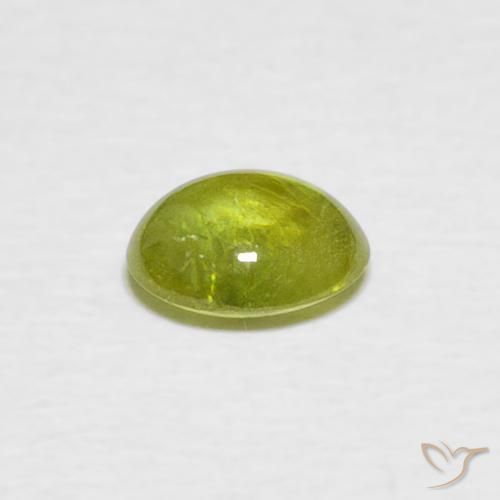 Sphène Vert jaunâtre naturelle ovale, 0.91 ct, Transparent