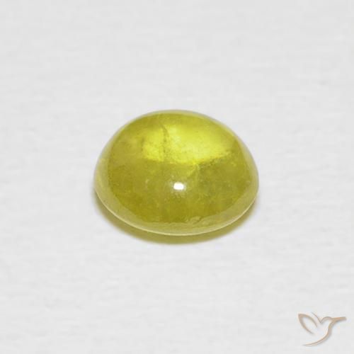 Sphène Vert forêt chaud naturelle ovale, 1.15 ct, Transparent
