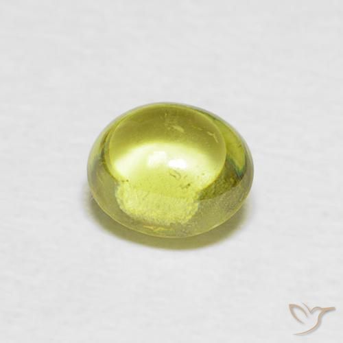 Sphène Vert forêt chaud naturelle ovale, 0.69 ct, Transparent