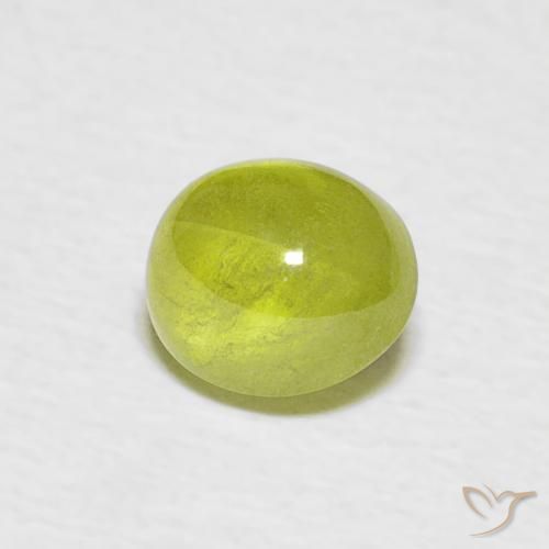 Sphène Vert forêt chaud naturelle ovale, 1.06 ct, Transparent