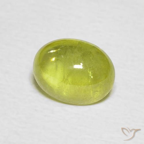 Sphène Jaune moyen naturelle ovale, 1.30 ct, Transparent / Translucide