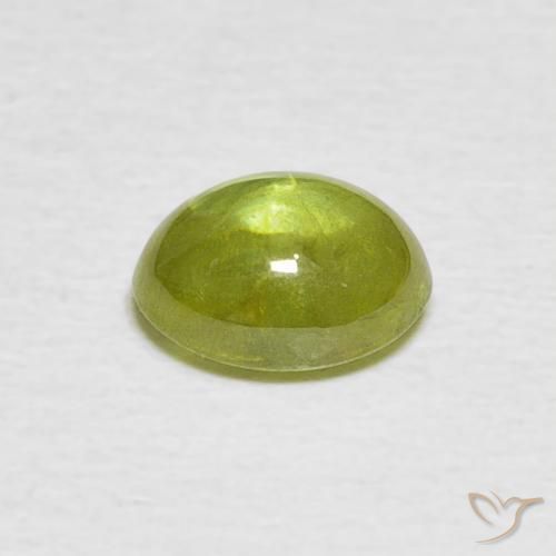 Sphène Jaune clair naturelle ovale, 1.36 ct, Transparent