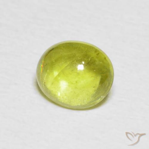 Sphène Jaune clair naturelle ovale, 1.44 ct, Transparent