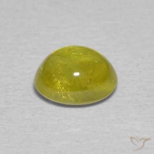 Sphène Vert jaunâtre naturelle ovale, 1.53 ct, Transparent
