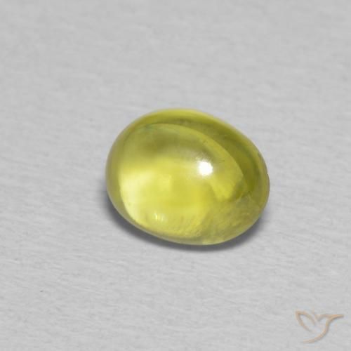 Sphène Vert forêt chaud naturelle ovale, 0.85 ct, Transparent
