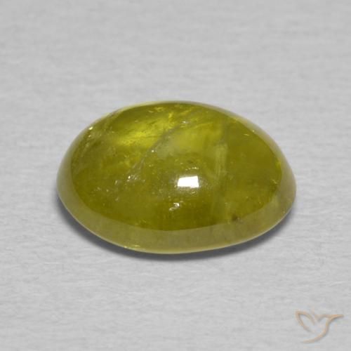 Sphène Vert jaunâtre naturelle ovale, 2.33 ct, Transparent