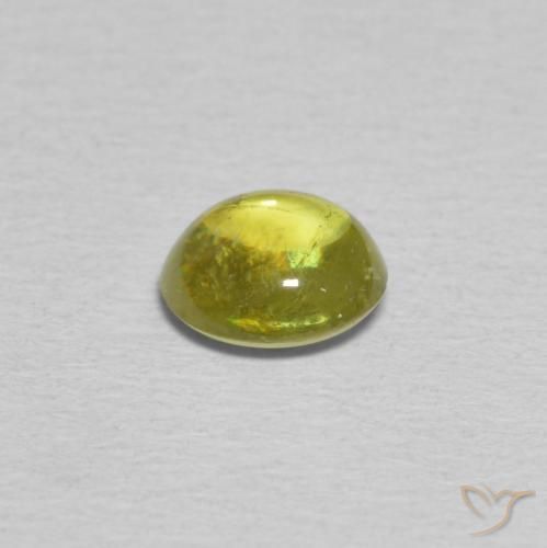 Sphène Jaune moyen naturelle ovale, 0.94 ct, Transparent