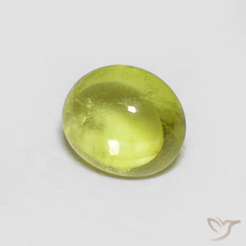 Sphène Vert forêt chaud naturelle ovale, 0.57 ct, Transparent