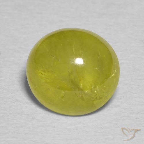 Sphène Vert forêt chaud naturelle ovale, 2.17 ct, Translucide