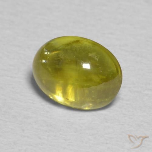 Sphène Vert chaud et terreux naturelle ovale, 0.87 ct, Transparent