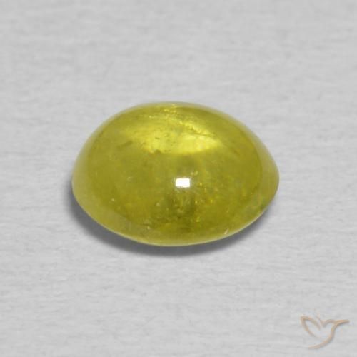 Sphène Vert chaud et terreux naturelle ovale, 0.85 ct, Transparent