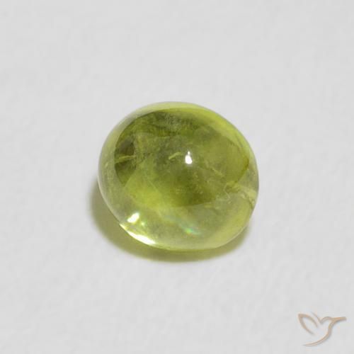 Sphène Vert éclatant naturelle ovale, 0.67 ct, Transparent