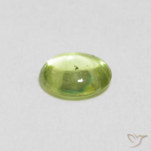 Sphène Vert clair naturelle ovale, 0.66 ct, Transparent