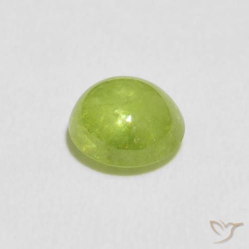 Sphène Vert éclatant naturelle ovale, 0.52 ct, Transparent