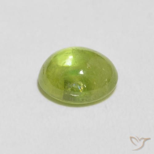 Sphène Vert moyen naturelle ovale, 1.55 ct, Transparent