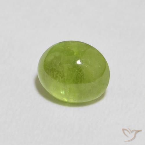 Sphène Vert moyen naturelle ovale, 1.32 ct, Transparent