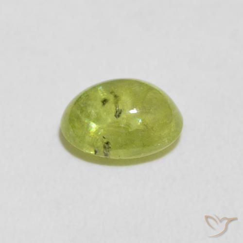 Sphène Vert terreux léger naturelle ovale, 1.06 ct, Transparent