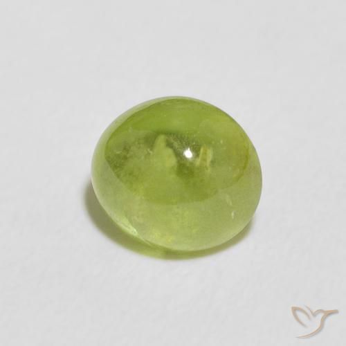 Sphène Vert jaunâtre naturelle ovale, 1.72 ct, Transparent