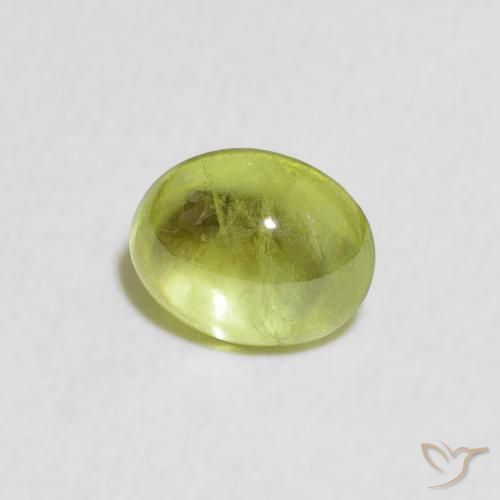 Sphène Olive verte naturelle ovale, 0.72 ct, Transparent