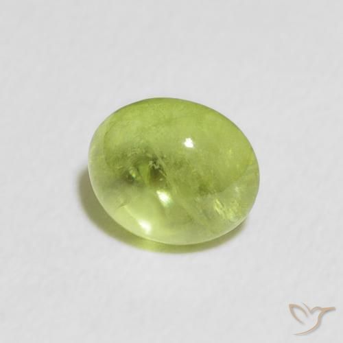 Sphène Vert jaunâtre vif naturelle ovale, 1.07 ct, Transparent
