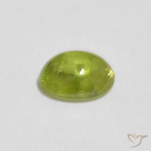 Sphène Olive verte naturelle ovale, 0.84 ct, Transparent