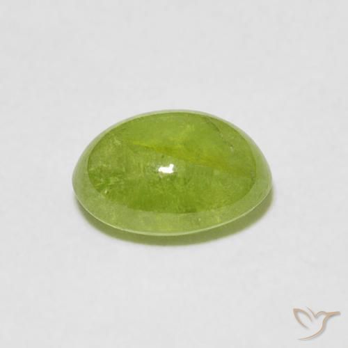 Sphène Vert moyen naturelle ovale, 1.41 ct, Transparent