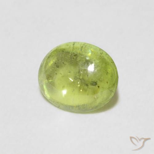 Sphène Vert moyen naturelle ovale, 0.61 ct, Transparent
