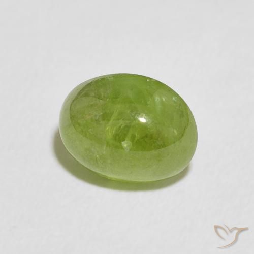 Sphène Vert moyen naturelle ovale, 1.77 ct, Transparent