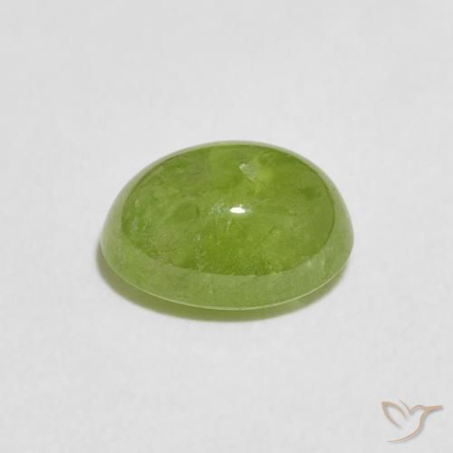 Sphène Vert moyen naturelle ovale, 1.77 ct, Transparent