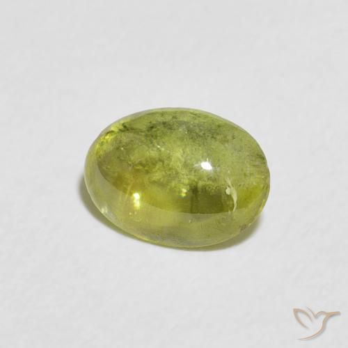 Sphène Vert forêt chaud naturelle ovale, 1.10 ct, Transparent