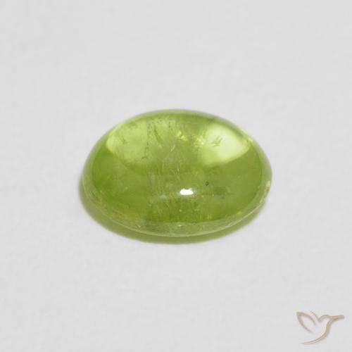 Sphène Vert moyen naturelle ovale, 1.04 ct, Transparent